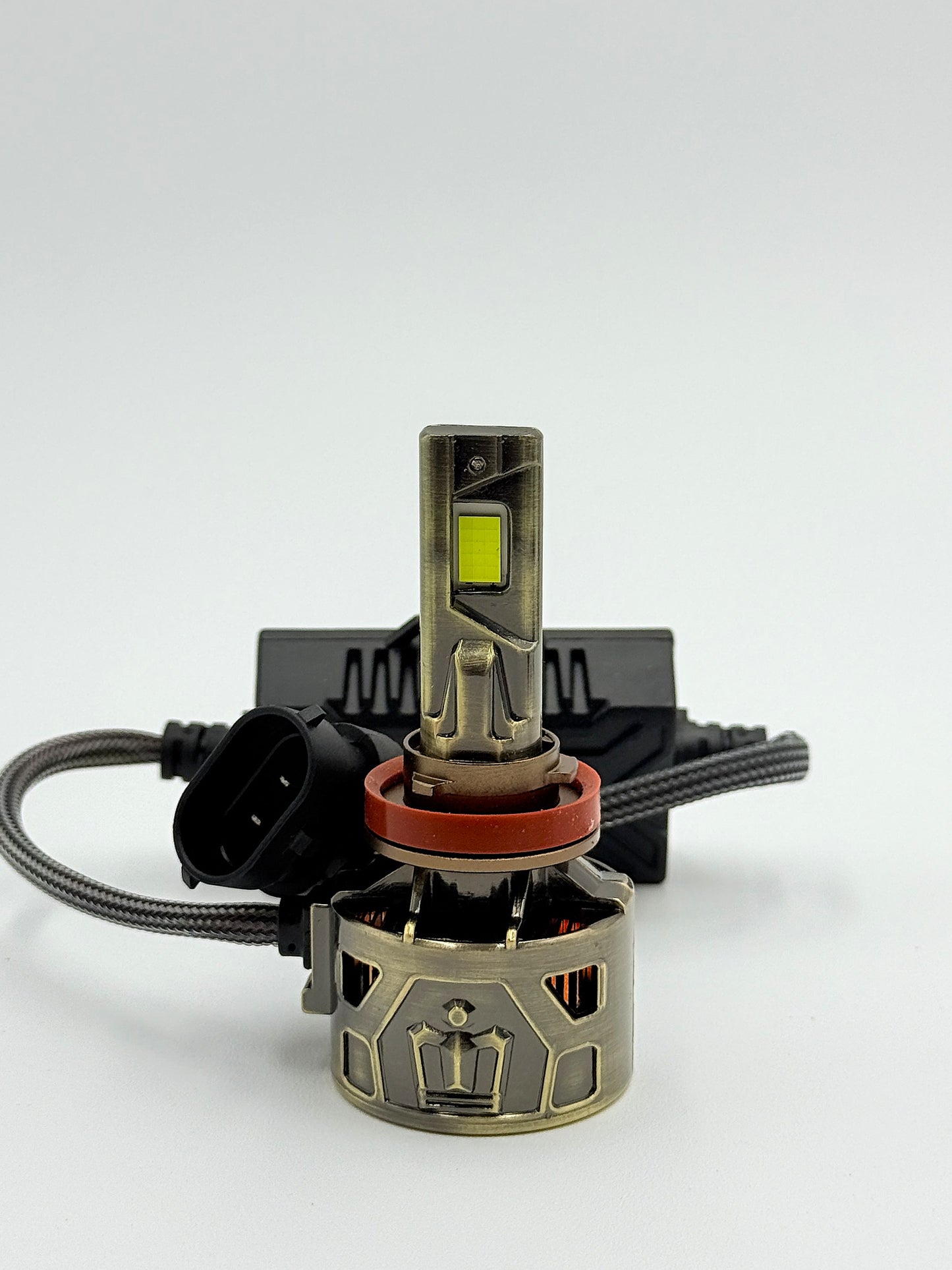 Par de luces LED Automotriz, Modelo Falcon de 70,000 Lumenes.