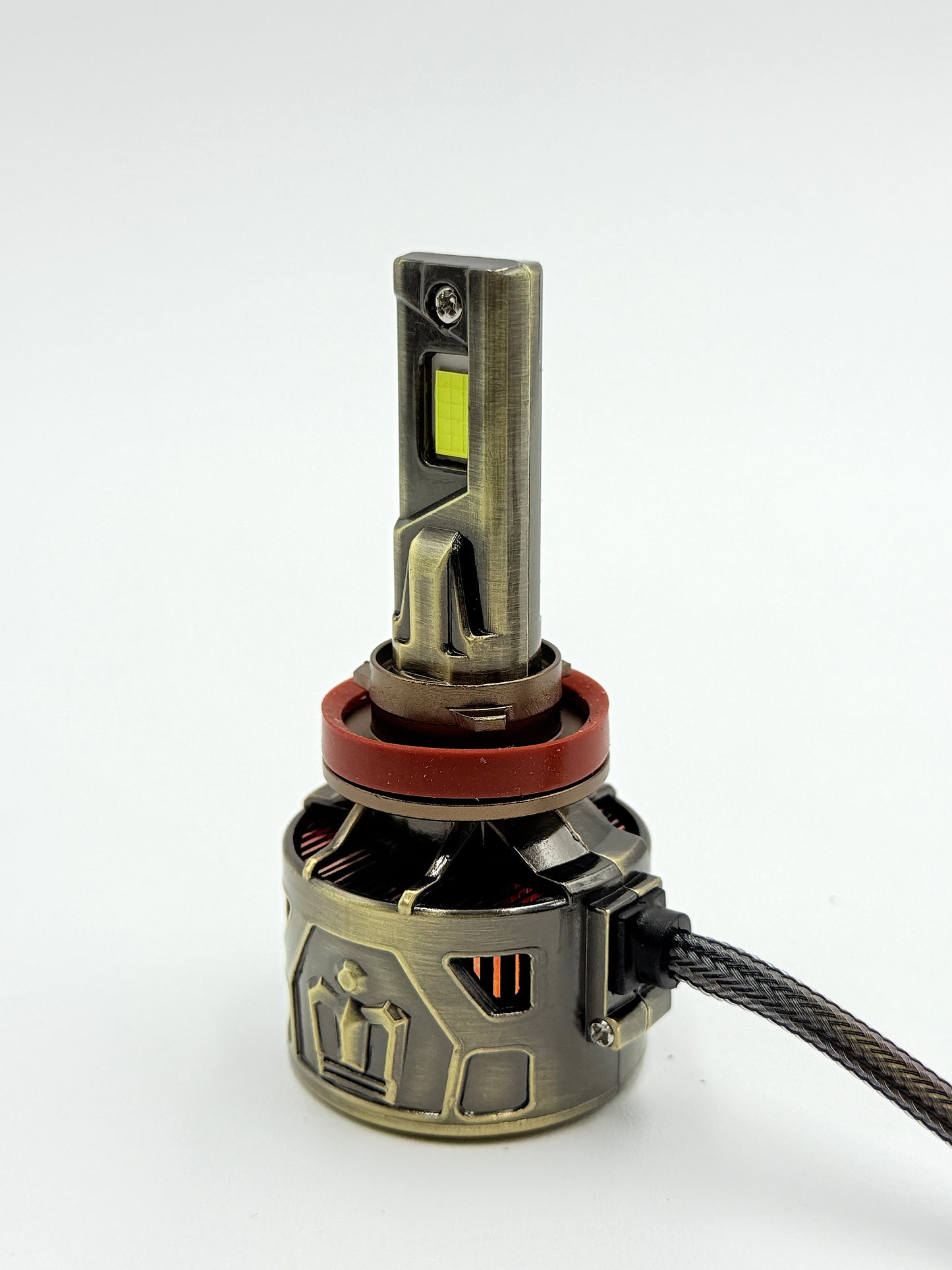 Par de luces LED Automotriz, Modelo Falcon de 70,000 Lumenes.